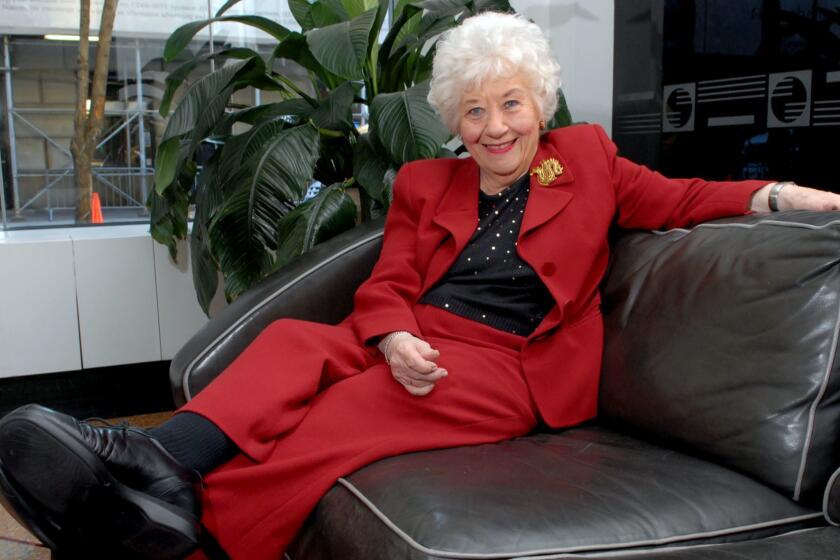 @@*@@* ADVANCE FOR THE WEEKEND OF DEC. 2124 @@*@@*Actress Charlotte Rae poses in her New York apartment Oct. 3, 2006, in New York. A CD of her 1950s recording "Songs I Taught My Mother" was released by PS Classics this fall. (AP Photo/Paul Hawthorne)