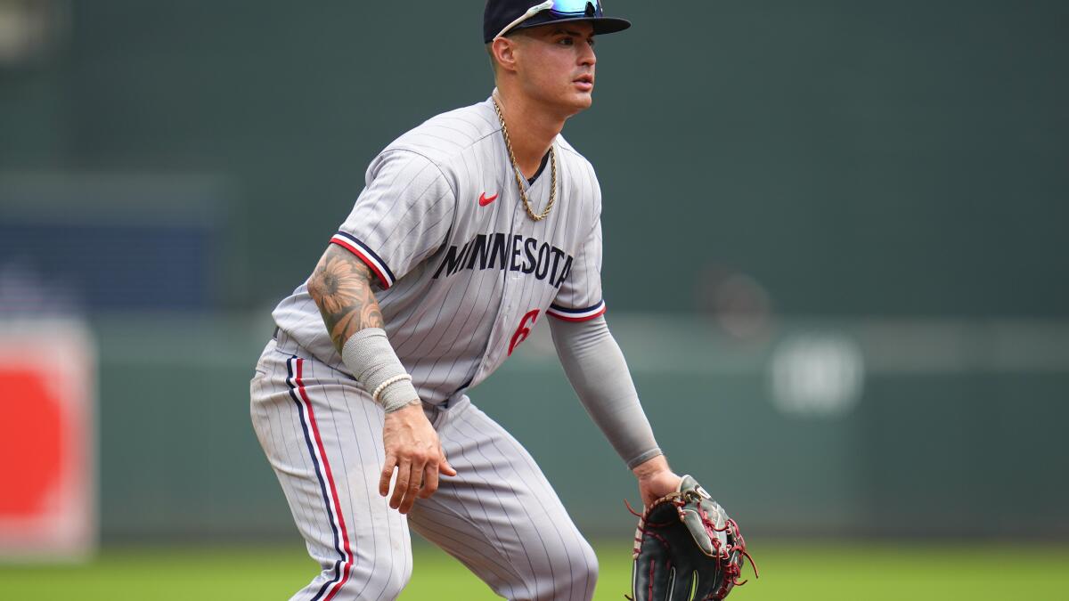 Sore shoulder will keep Twins' Jose Miranda from playing in World Baseball  Classic