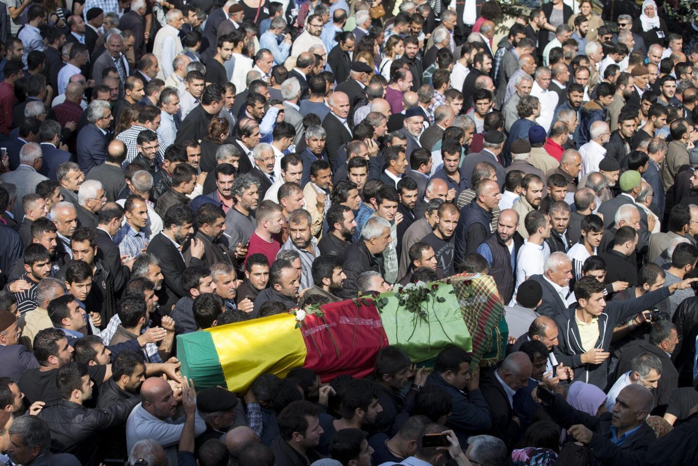 Turks mourn bombing victims
