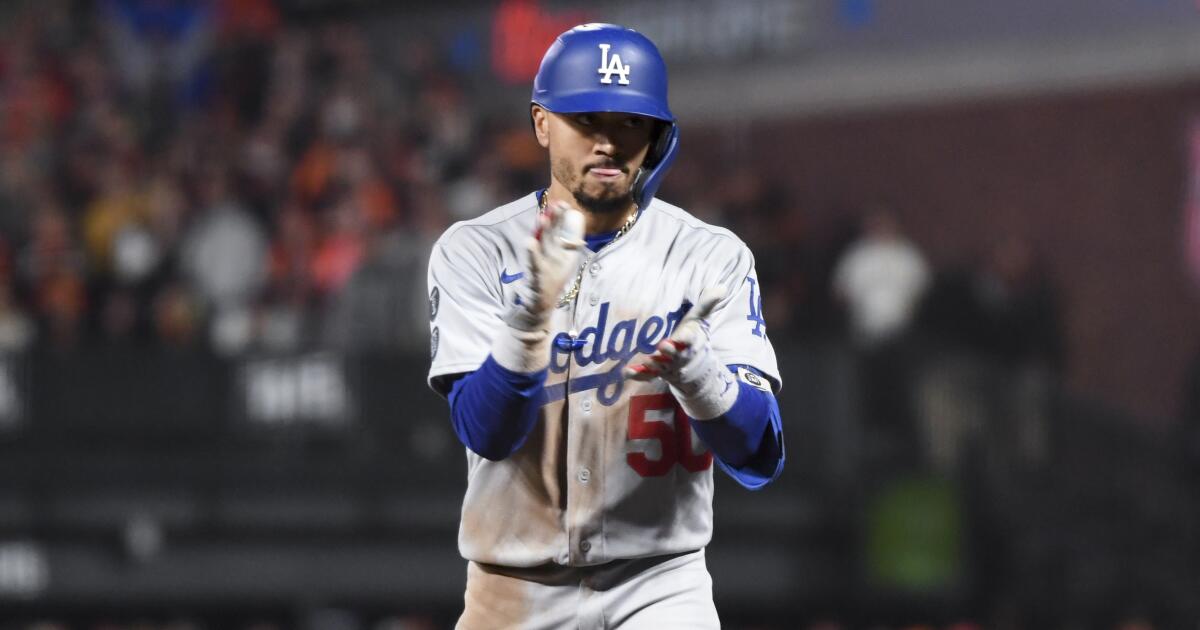 Mookie Betts, David Price smile, say hello at Dodger Stadium - Los Angeles  Times