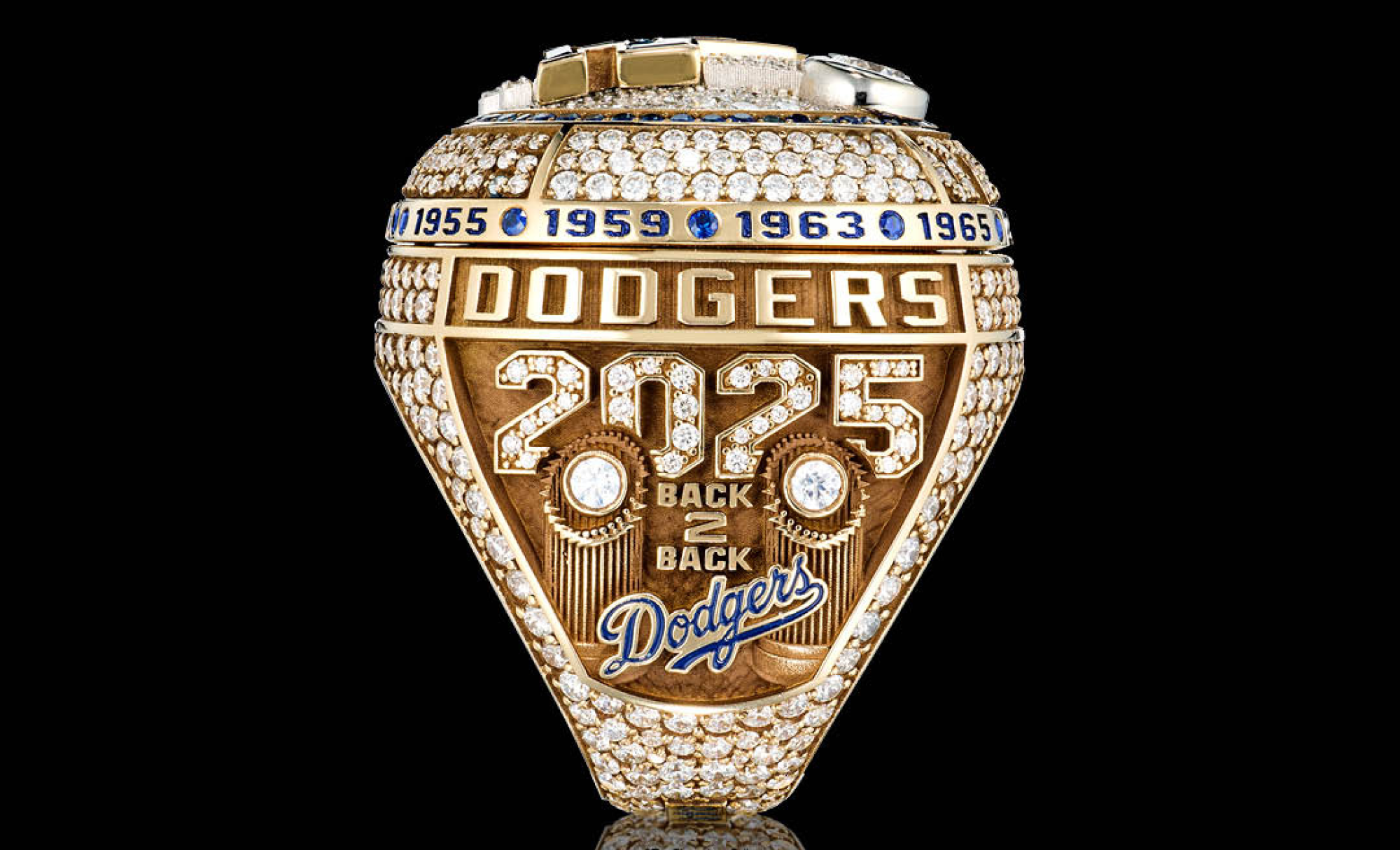 Uma visão detalhada da borda do anel do 2025 Dodgers World Series Championship.