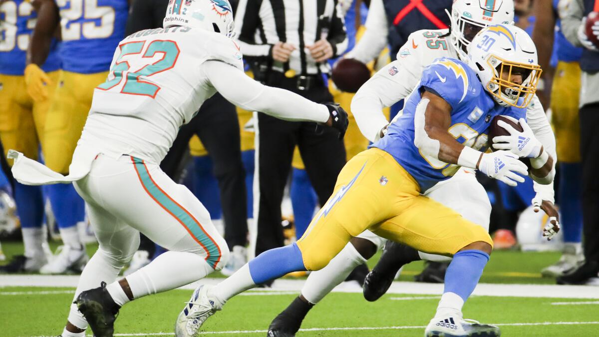 Justin Herbert and Chargers fall flat late in loss to Dolphins - Los  Angeles Times