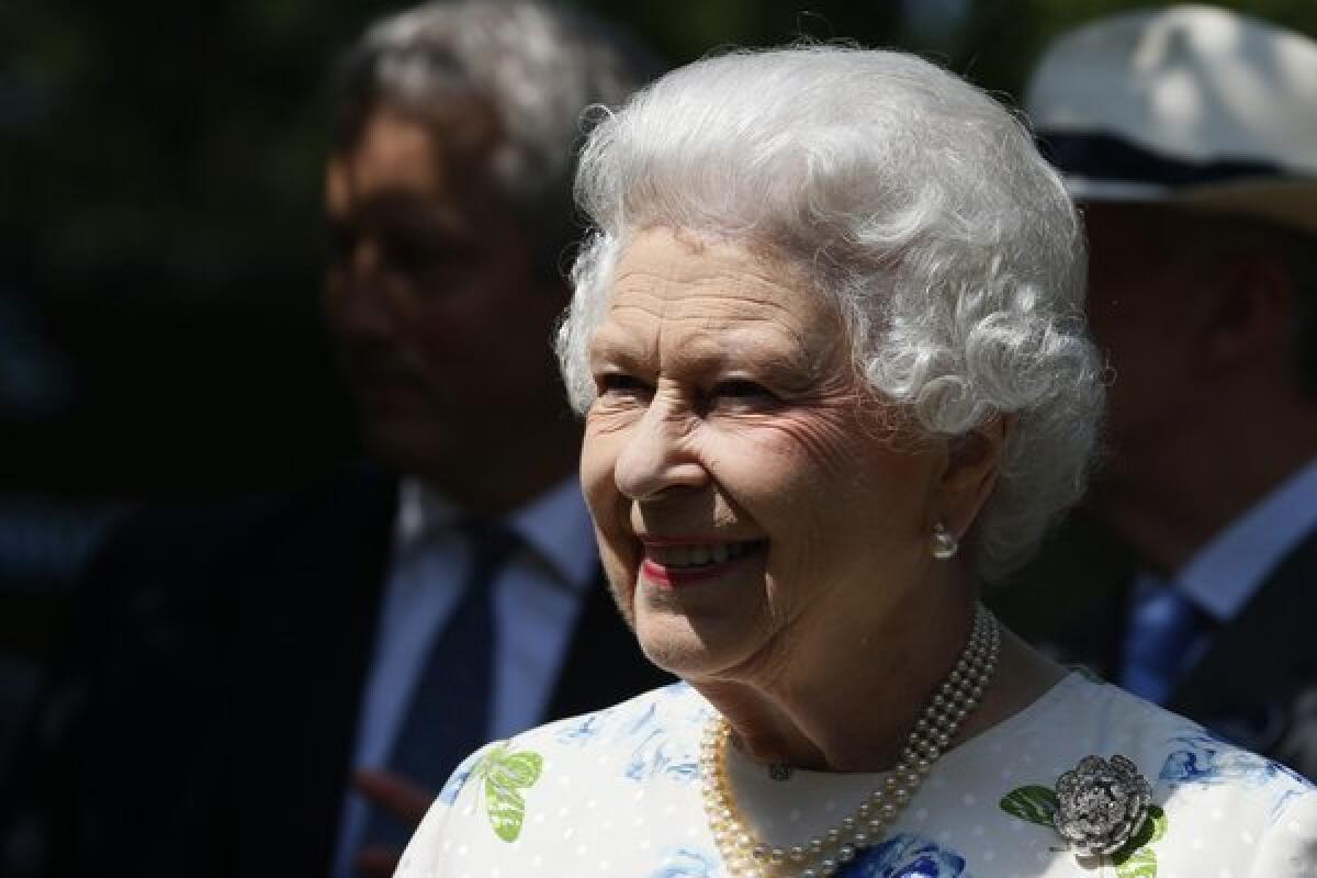 Queen Elizabeth II has given her approval to a law allowing same-sex marriages in Britain.