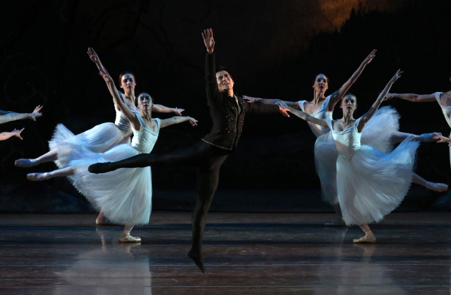 Royal New Zealand Ballet performs 'Giselle'