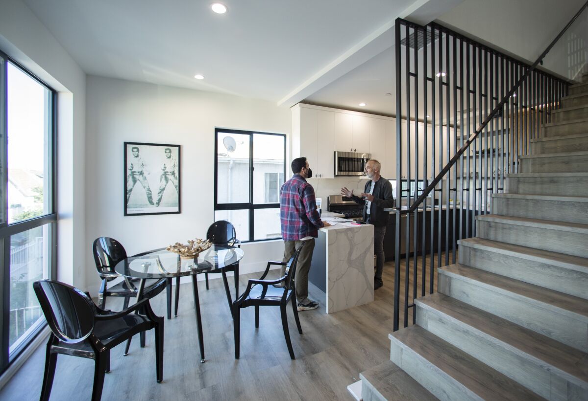 Mortgage rates top 7% for the first time since 2002, chilling L.A. housing market