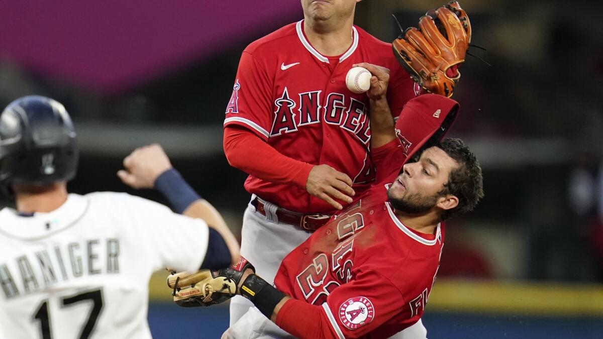 Angels can't capitalize on late chances in loss to Mariners - Los Angeles  Times