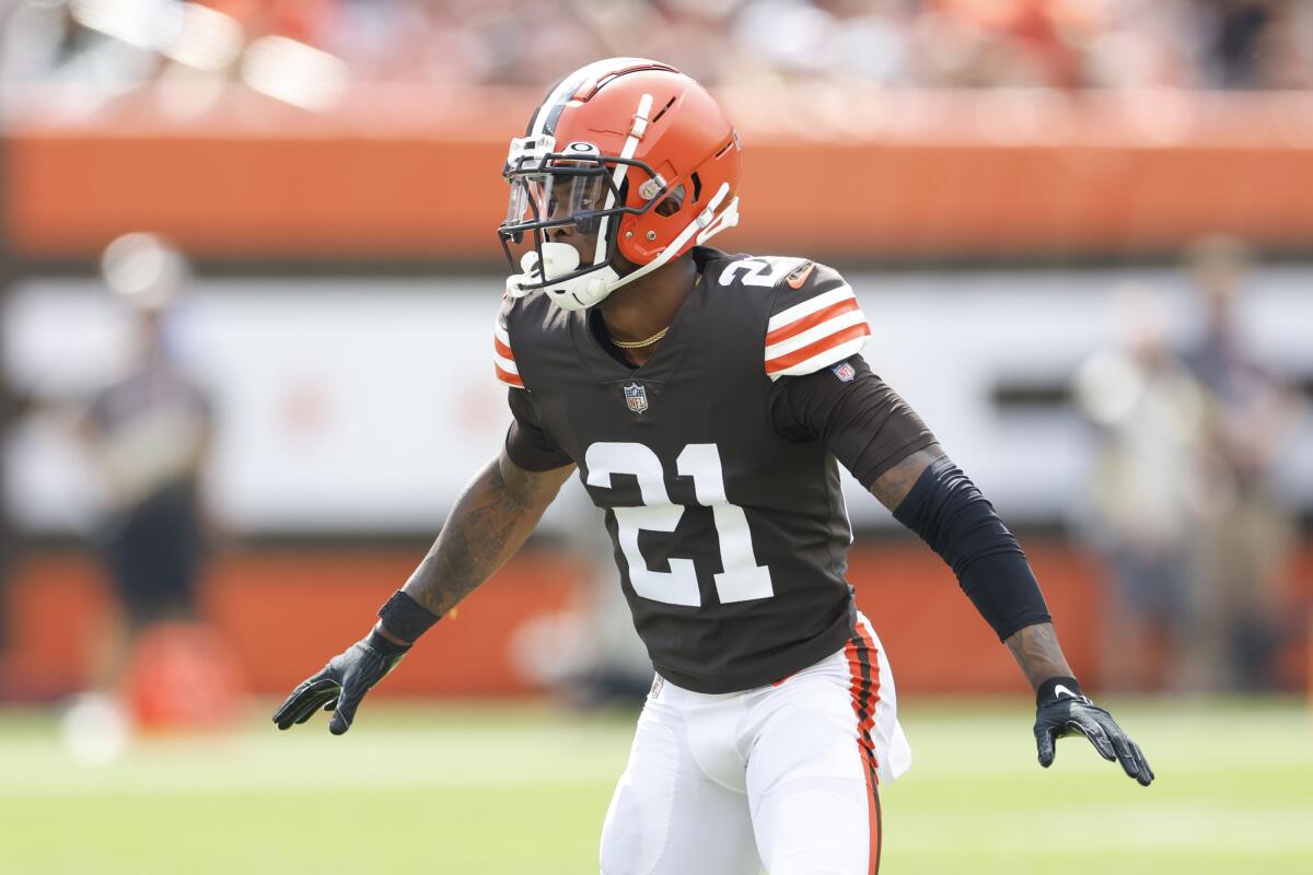 Browns CB Ward back to face Dolphins following concussion - The San Diego  Union-Tribune