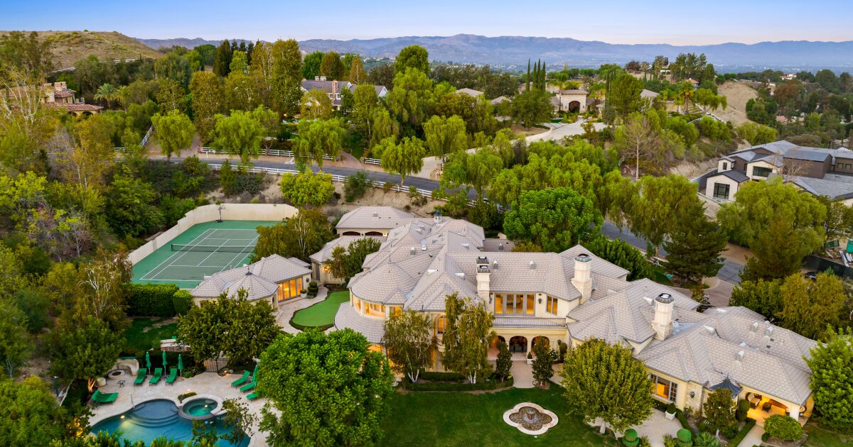 Vin Scully’s Hidden Hills mansion lists for $15 million