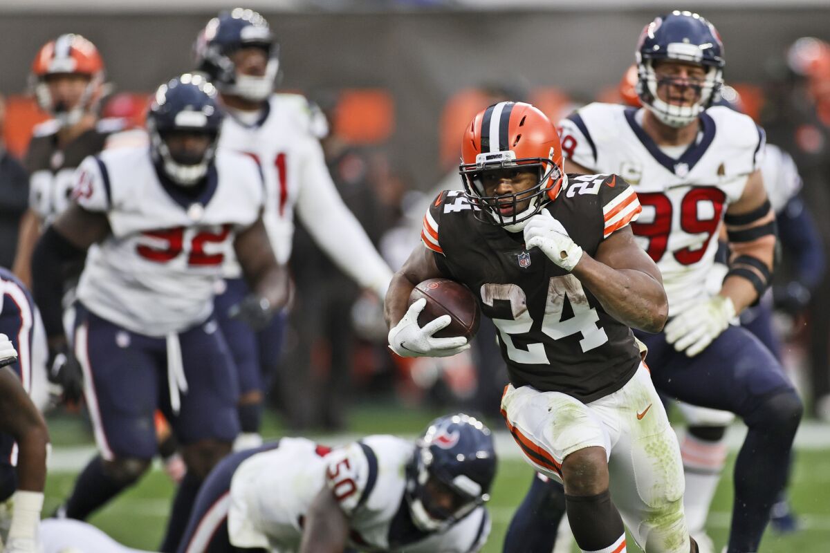 Cleveland Browns running back Nick Chubb rushes for a touchdown against the Houston Texas on Sunday.