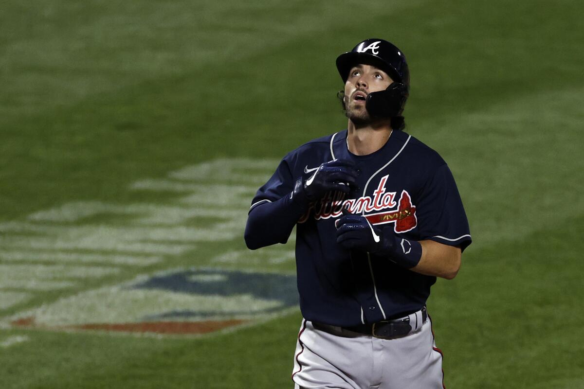 Dansby Swanson goes 2 for 4 in MLB debut for Braves