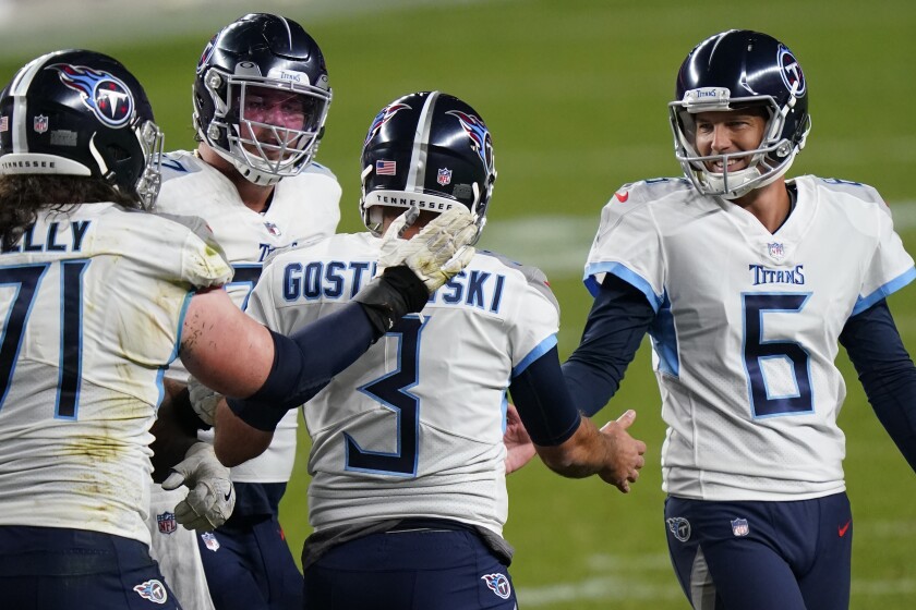 Tennessee Titans kicker Stephen Gostkowski (3)