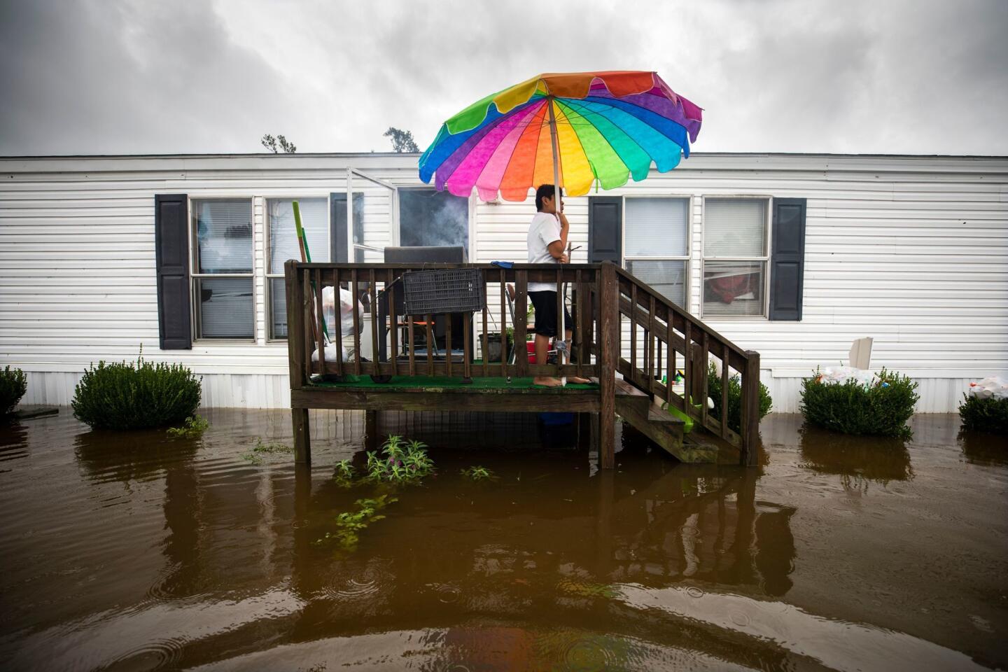 Florence batters Carolinas