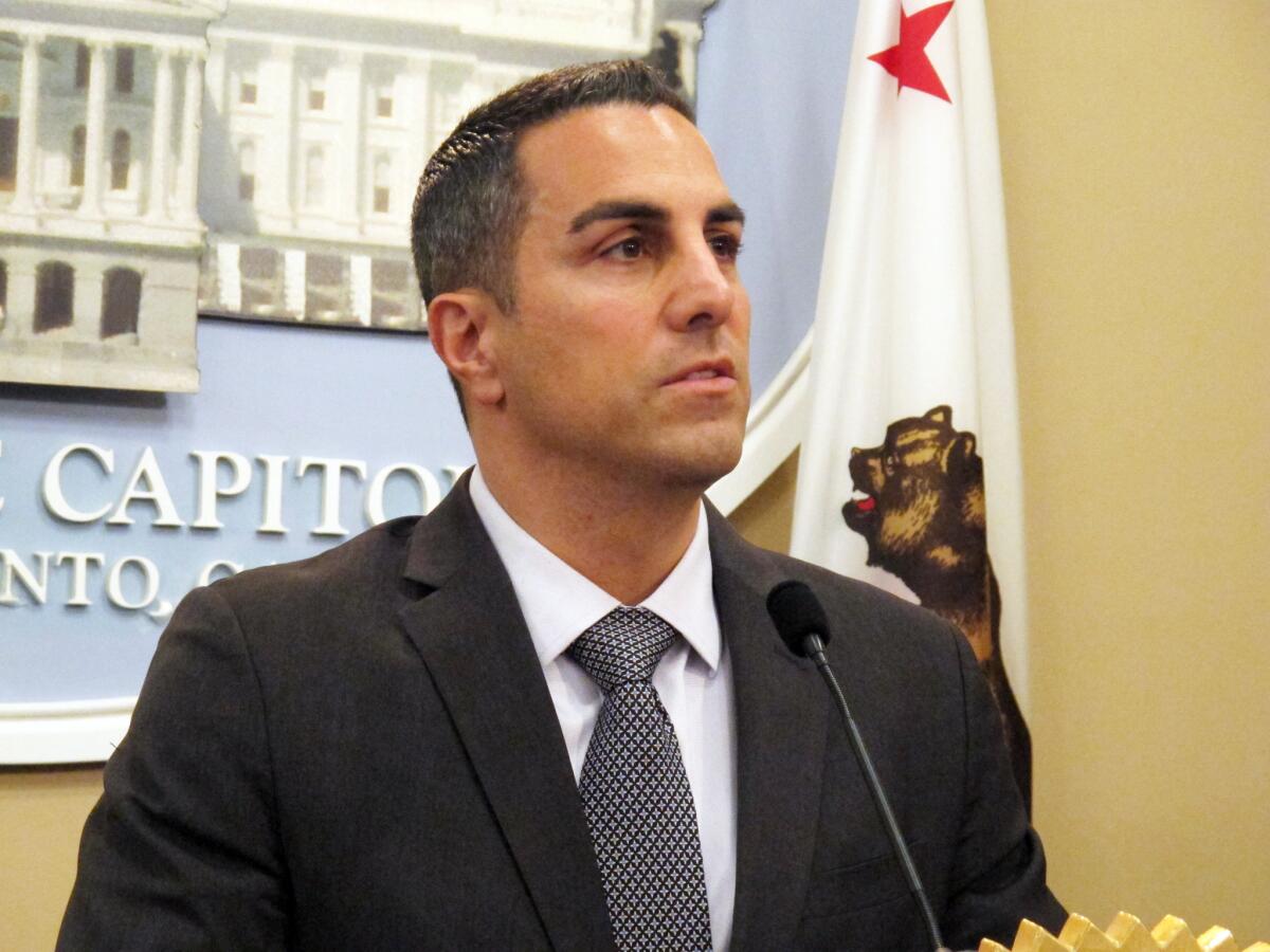 Assemblyman Mike Gatto (D-Glendale) on Wednesday introduced a bill that would require companies that allow online registration to also provide consumers the ability to cancel services online.