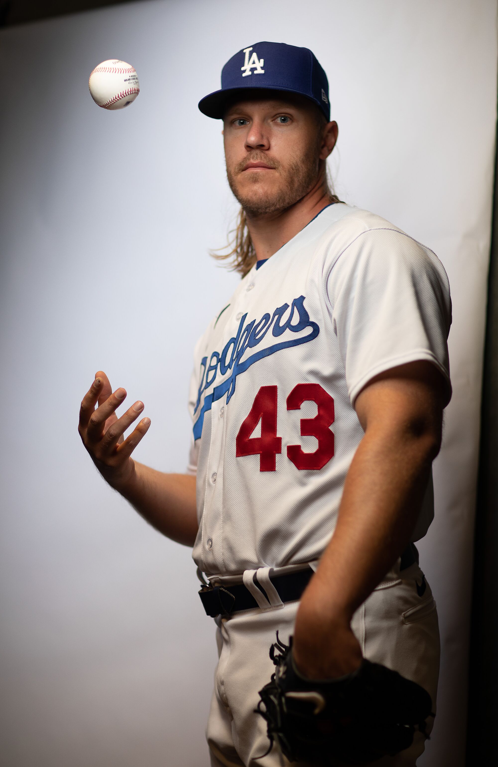 Le lanceur des Dodgers Noah Syndergaard pose lors de la journée photo mercredi à Phoenix.