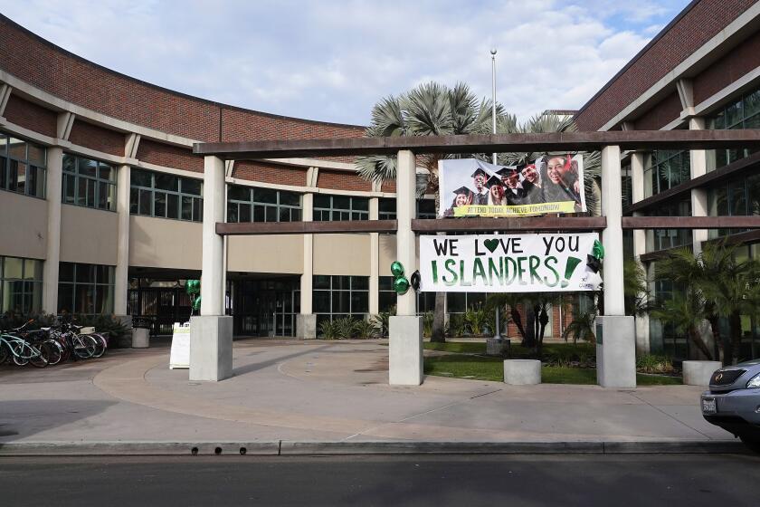 CORONADO, CA - FEBRUARY 02: Coronado High School students and staff returned to class at 25% capacity on Tuesday, Feb. 2, 2021 in Coronado, CA. (K.C. Alfred / The San Diego Union-Tribune)