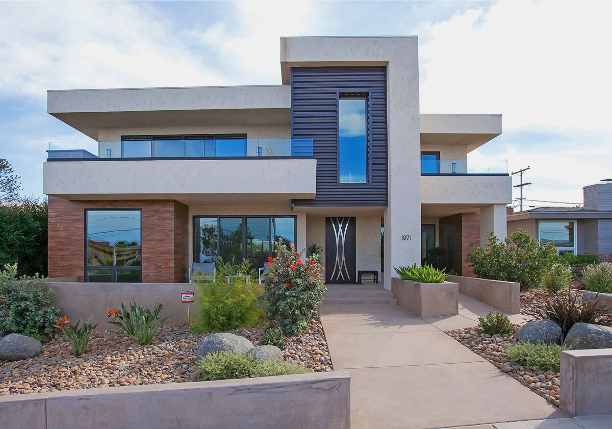 This Jackson Design and Remodeling home in Ocean Beach is on the Modern Architecture + Design Society’s Oct. 12, 2019 San Diego Modern Home Tour. More details at sandiegomodernhometour.com and jacksondesignandremodeling.com