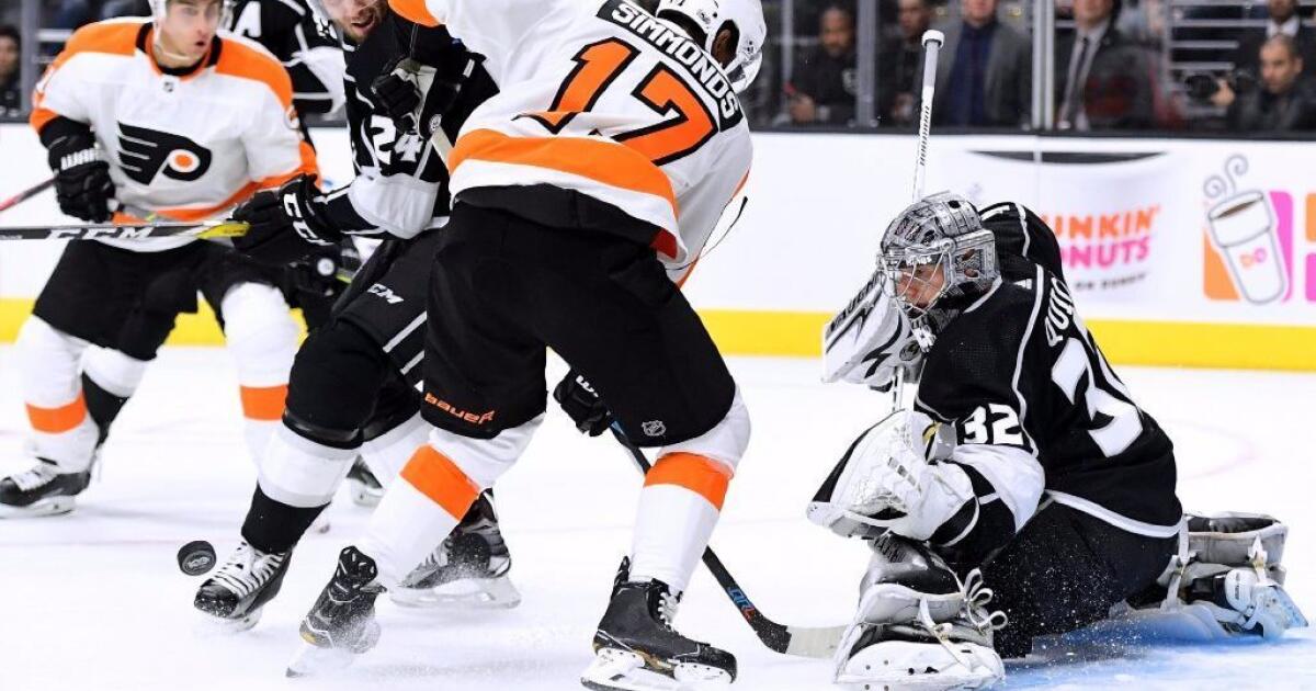 How Flyers' Wayne Simmonds Shook the NHL In One Week