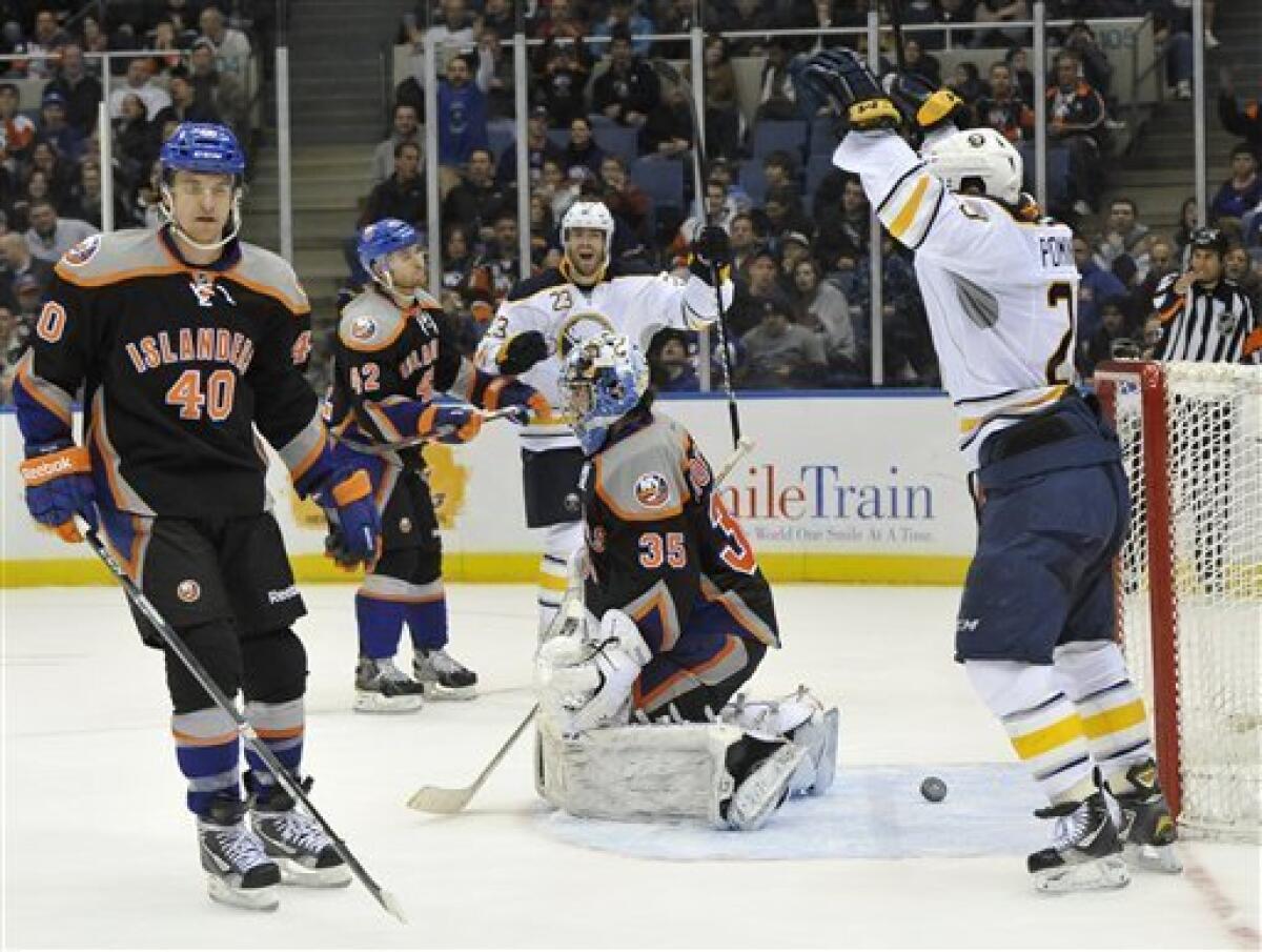 Moulson lifts Isles over Bruins