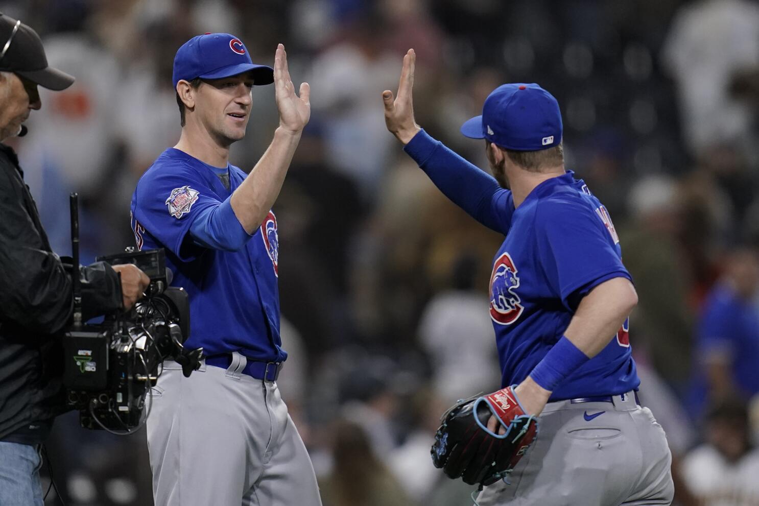 Hendricks brilliant for 8 2/3 innings as Cubs snap skid