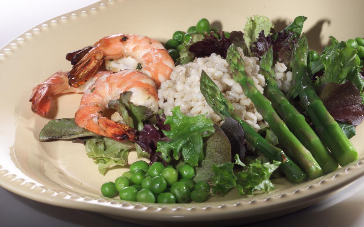 Balsamic shrimp and asparagus salad