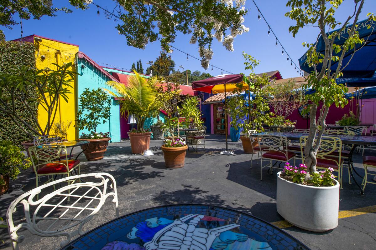 Casita Del Campo's colorful outdoor patio.