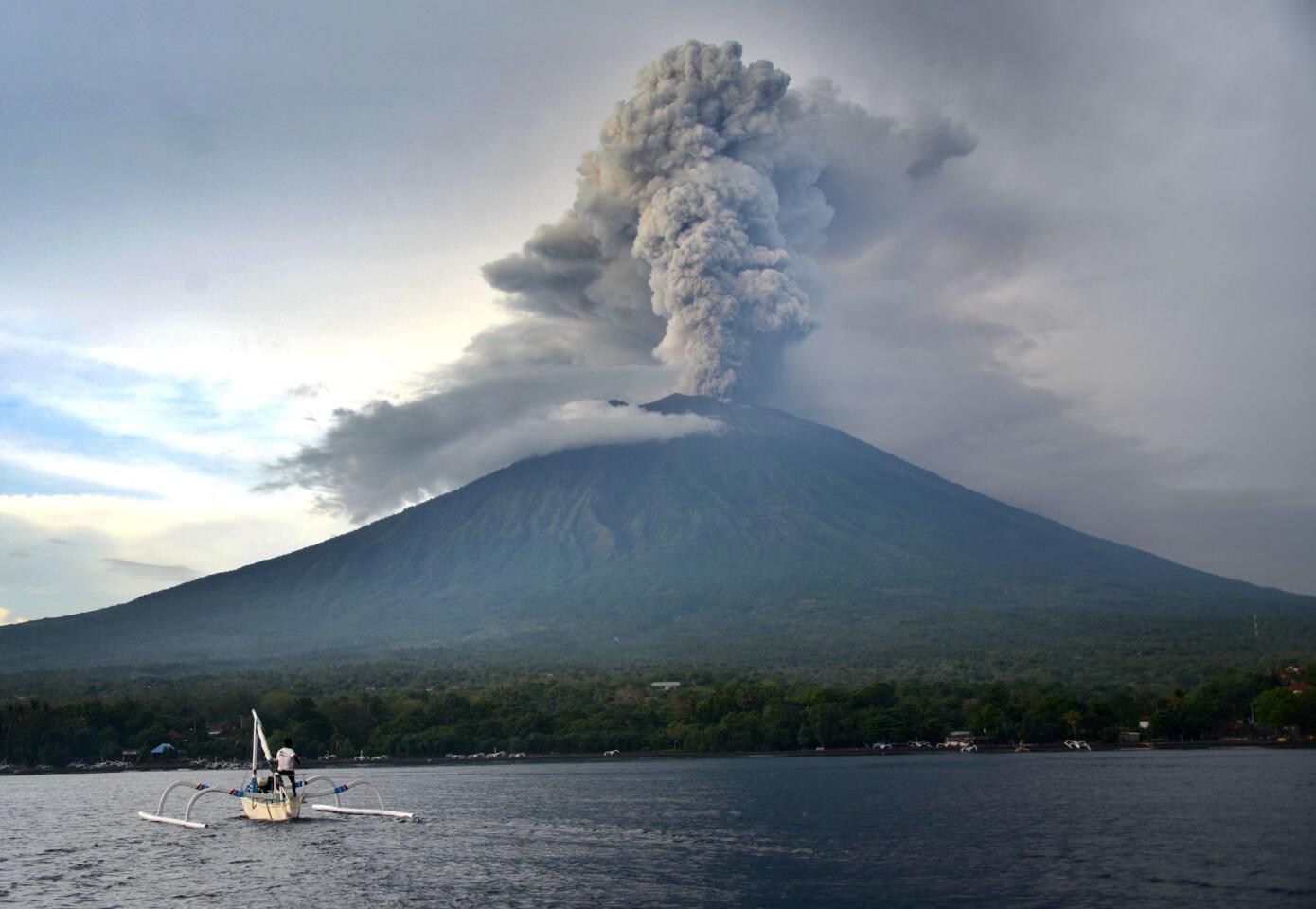 Eruption of Mt. Agung volcano on Bali strands thousands of travelers