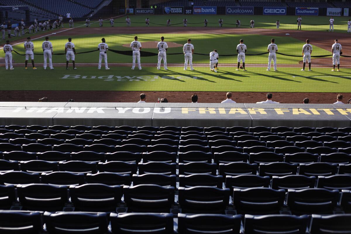 Padres go up big, hold on against Diamondbacks to win series opener - The  San Diego Union-Tribune