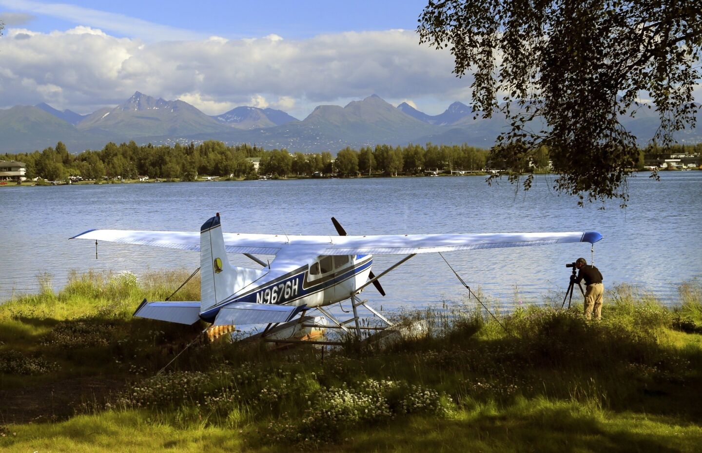 Seaplanes in Lake Hood