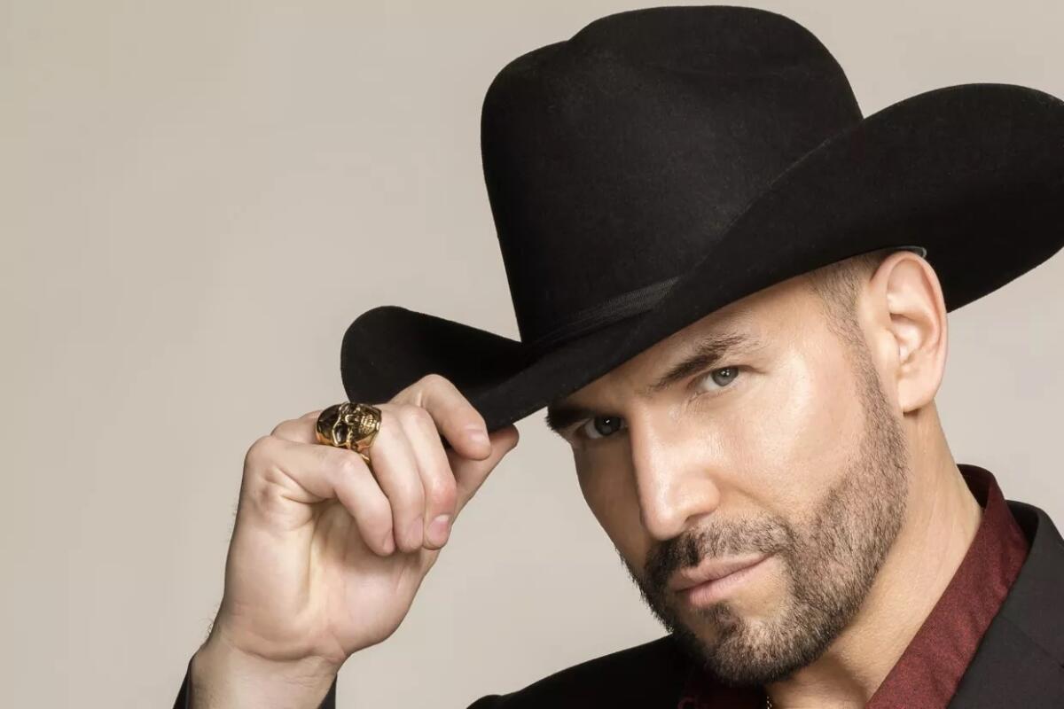 Rafael Amaya se mete nuevamente en la piel del personaje.