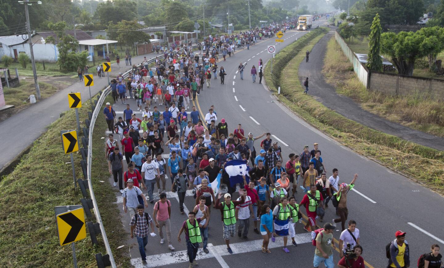 Migrant caravan continues through Mexico