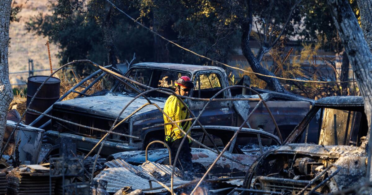 Southern California wildfires: Mountain community homes burn Southern California wildfires: Mountain community homes burn