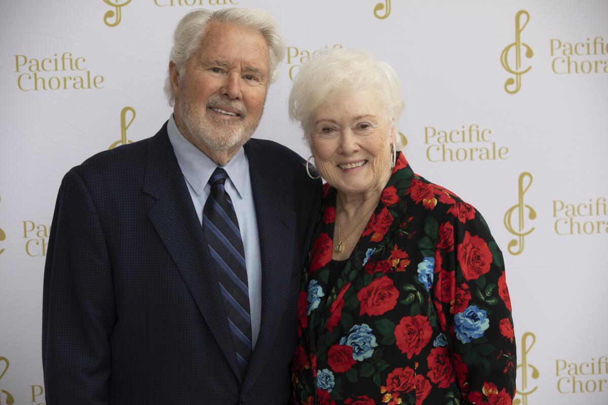 Pacific Chorale Platinum Season sponsors Phil and Mary Lyons attend the gala.