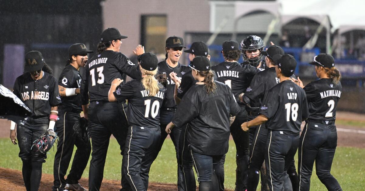 Los Angeles Queens rally to win jubilant Women's Professional Baseball League debut game