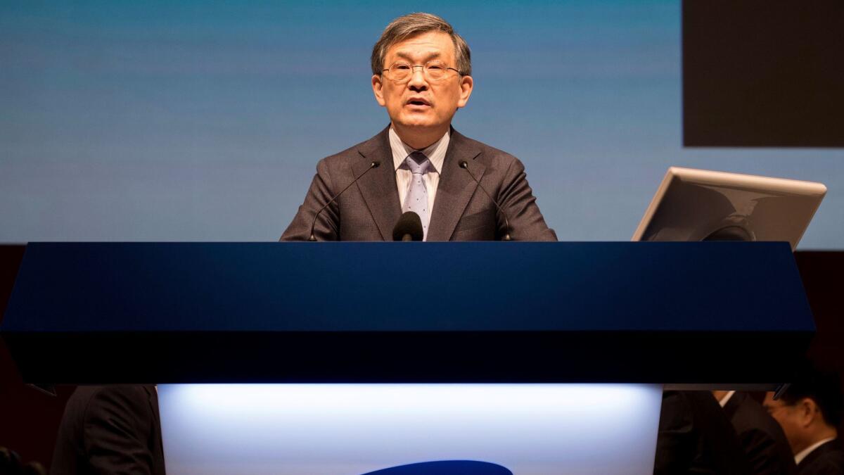 Kwon Oh-hyun, chairman of Samsung Electronics' board of directors, speaks at the company's annual meeting in March.