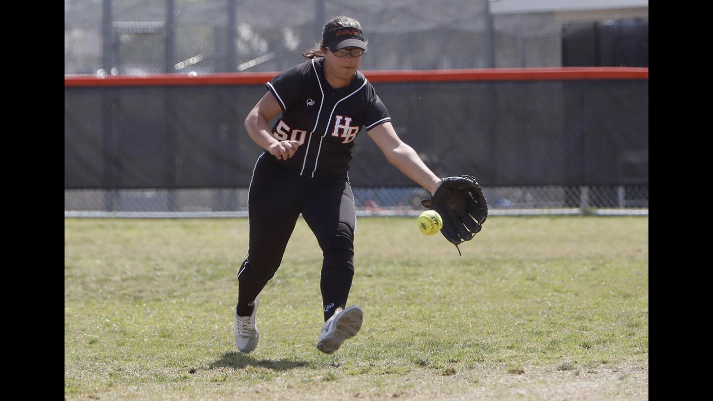 Photo Gallery: Huntington Beach vs. Chula Vista Mater Dei Catholic in softball