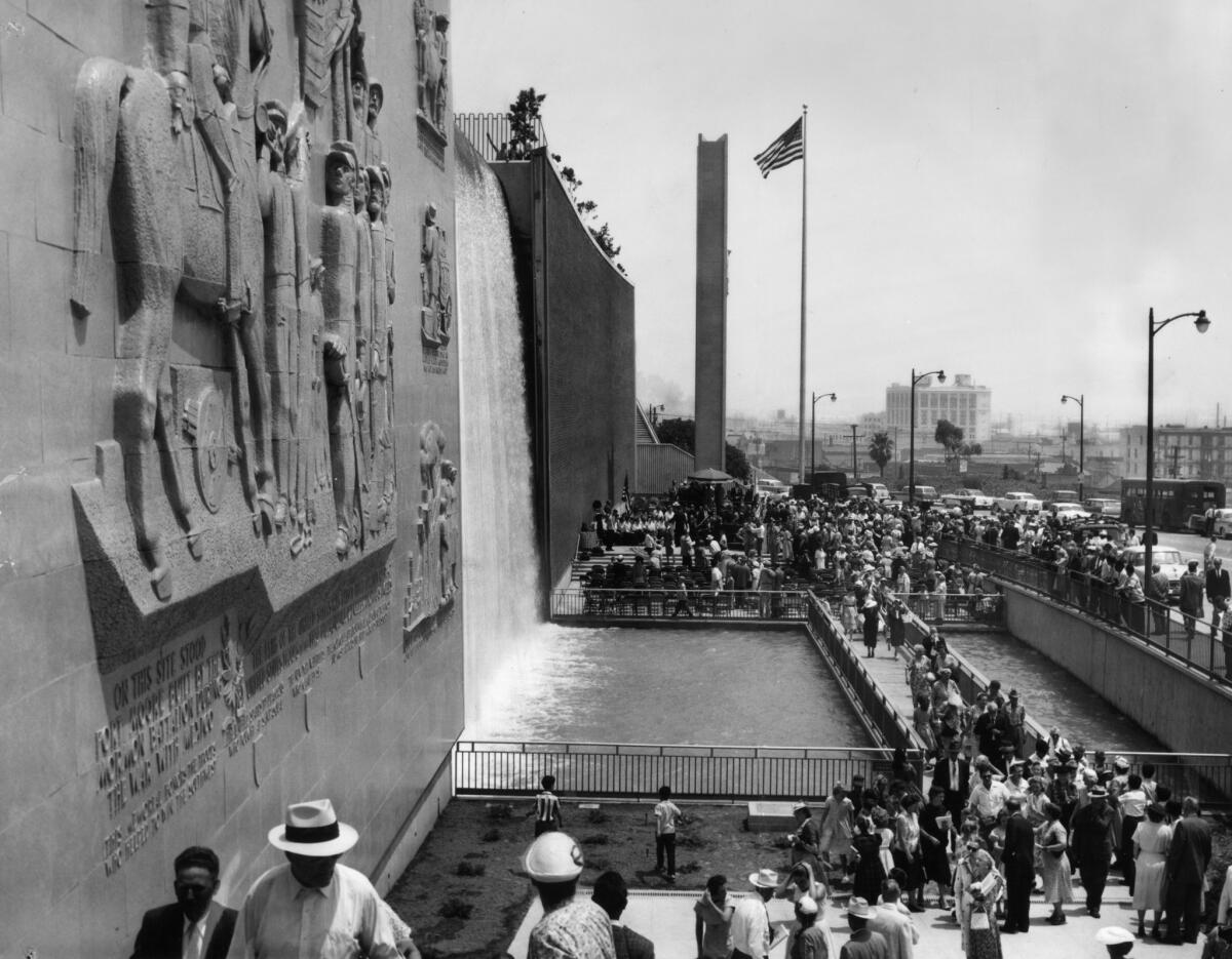 A crowd at the 1958 dedication of the Ft. Moore Pioneer Memorial on Hill Street in downtown Los Angeles.