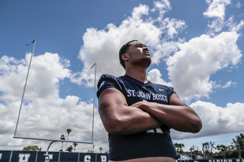 sophomore tight end Matayo Uiagalelei at school. (Robert Gauthier/Los Angeles Times)