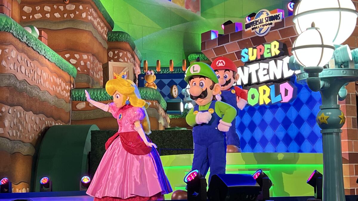 Super Nintendo World recibió a celebridadaes latinas en una velada de inauguración especial.