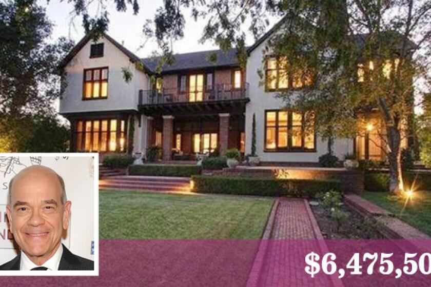 Robert Picardo has sold his 1913 Tudor-style home in Pasadena.