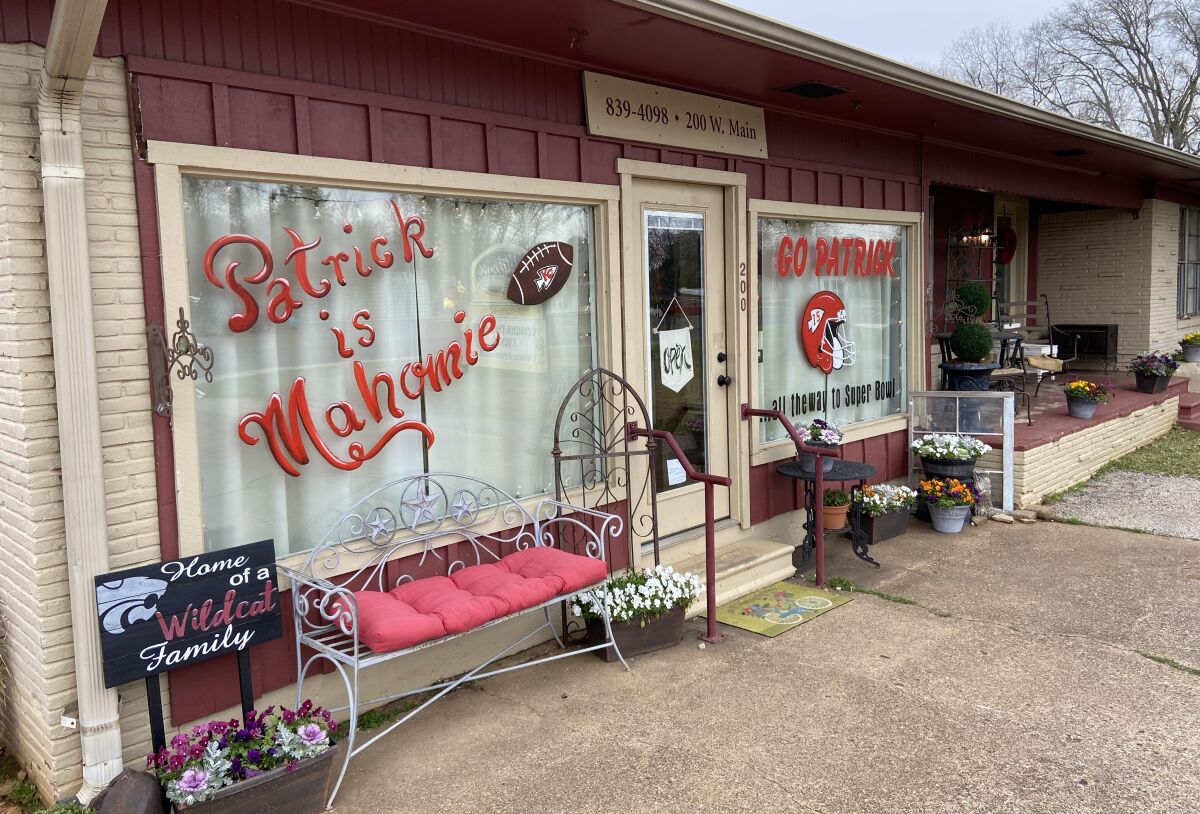Whitehouse Flowers shows support for Patrick Mahomes