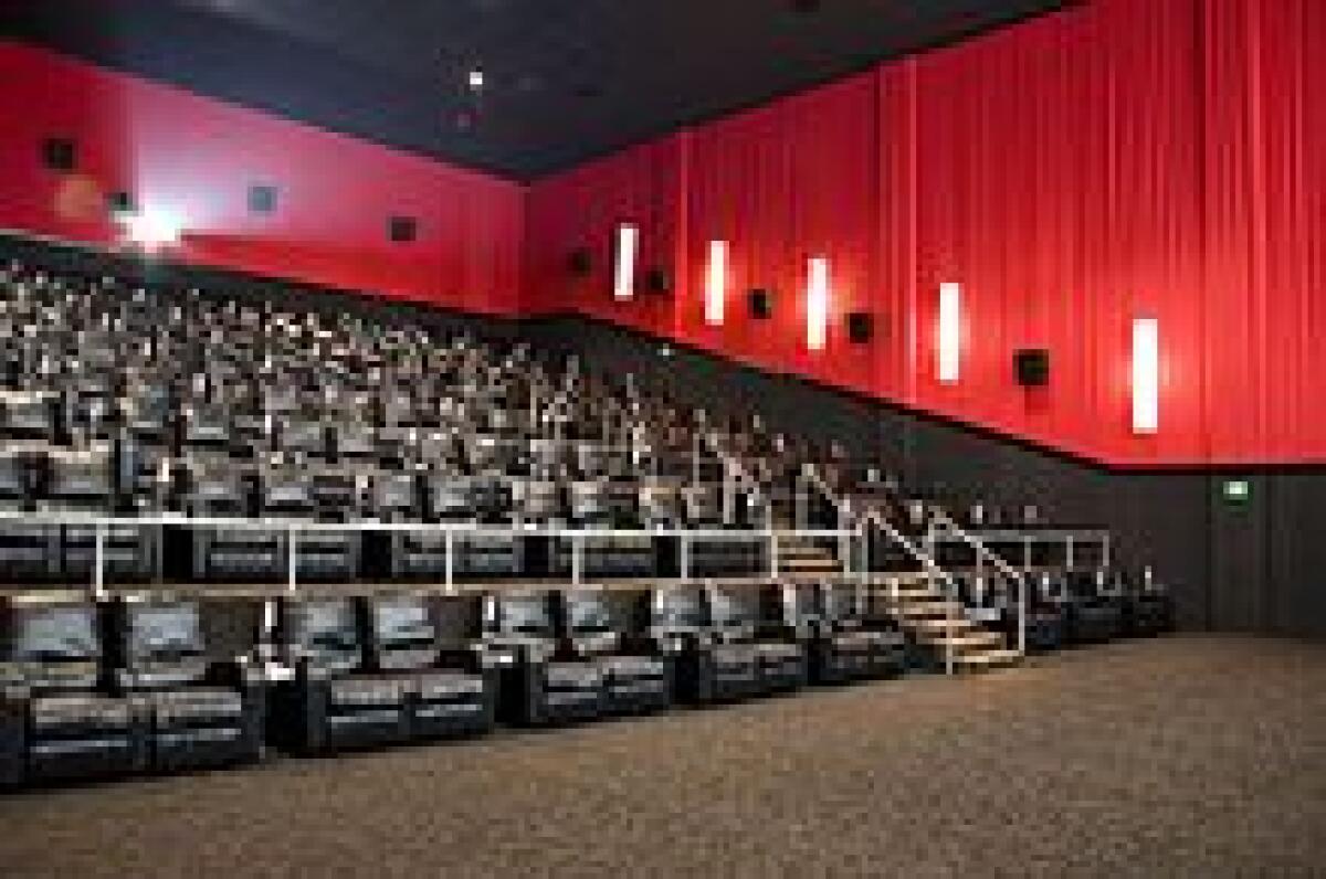 Requerirán el uso de tapabocas en las salas de cine.