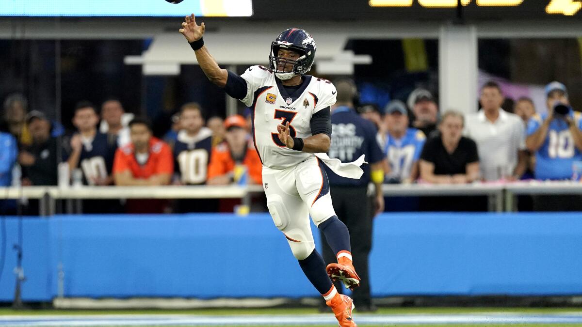 Broncos: Russell Wilson draws strong take from Joe Lombardi that will fire  up fans