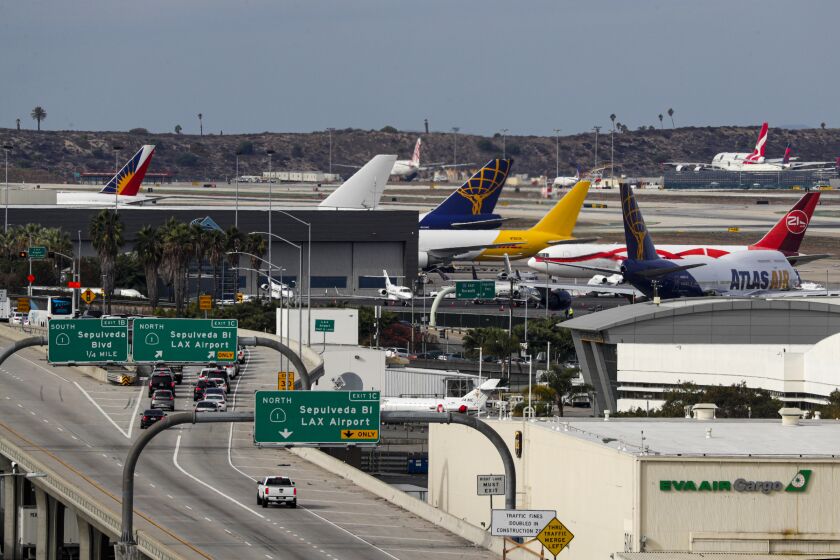 LOS ANGELES, CA - NOVEMBER 30, 2019 — A view of Freeway 105 leading to Los Angeles Airport on November 30, 2019, Los Angeles. (Irfan Khan / Los Angeles Times)