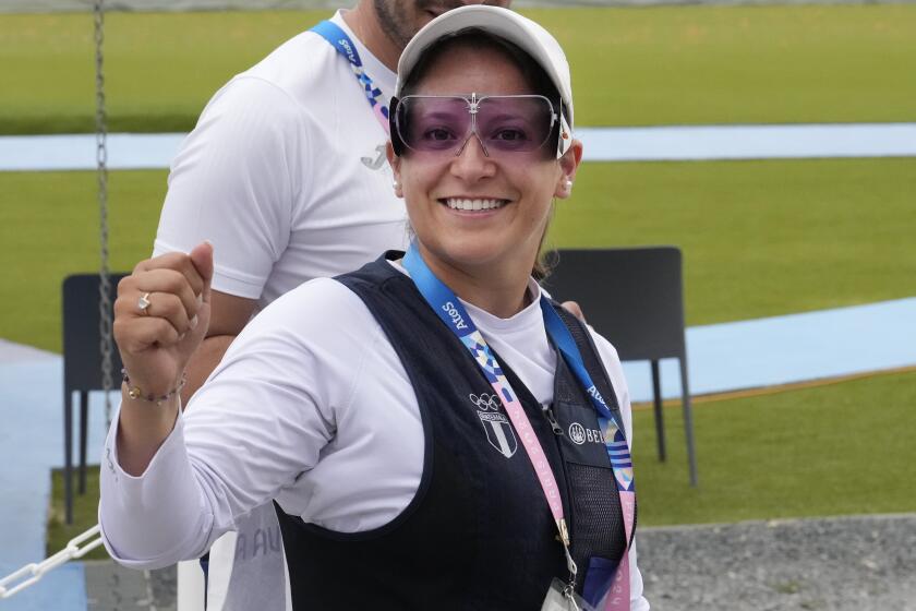 La guatemalteca Adriana Ruano tras la fase clasificatoria de la fosa de los Juegos Olímpicos de París, el miércoles 31 de julio de 2024, en Chateauroux, Francia. (AP Foto/Manish Swarup)