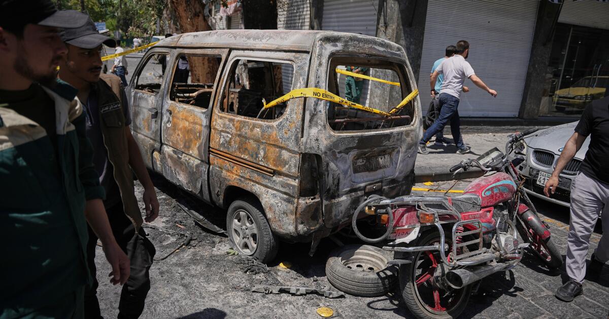 Les explosions ont secoué la capitale syrienne lors d’une visite du président français Macron