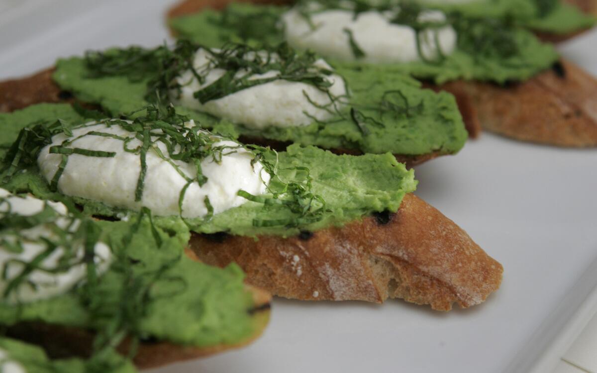 Crostini with English pea puree and Greek yogurt