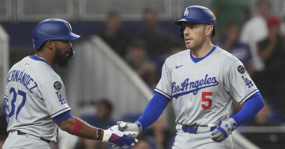 Dodgers place Teoscar Hernandez on IL due to groin injury, call up James Outman