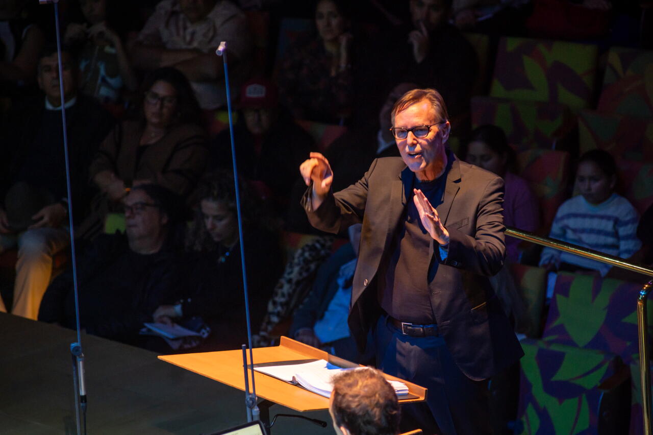 Grant Gershon conducts the Los Angeles Master Chorale at Walt Disney Hall, Nov. 16, 2025.