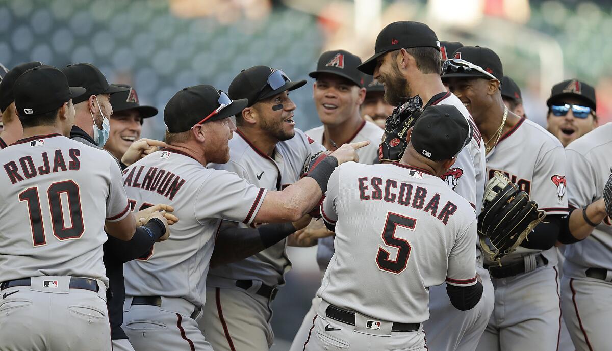 Bumgarner pitches 7-inning no-hitter, Arizona sweeps Braves - The