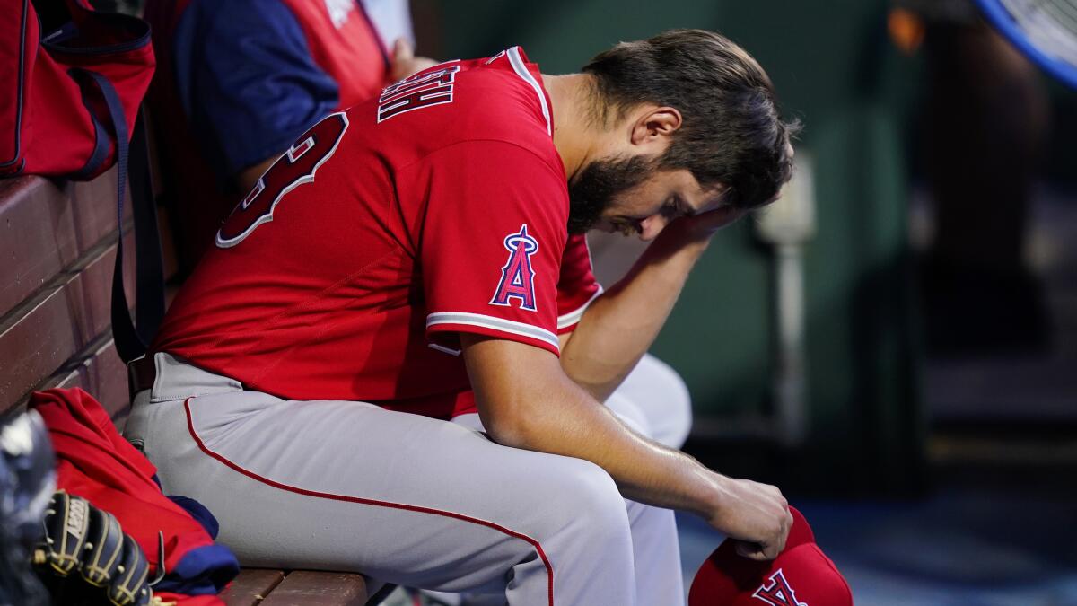 Phillies rally extends Angels' losing streak, makes fan's day